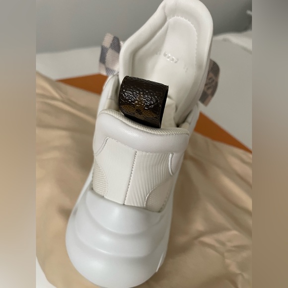 LOUIS VUITTON Women sneakers size 35 (size 5) BRAND NEW ORIGINAL PACKAGING - Picture 9 of 10